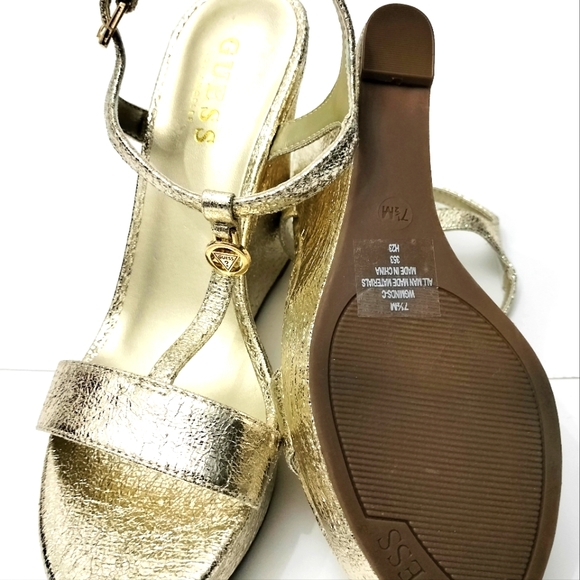 GUESS Women's Wedge Sandals, New Without Box. - Picture 7 of 7